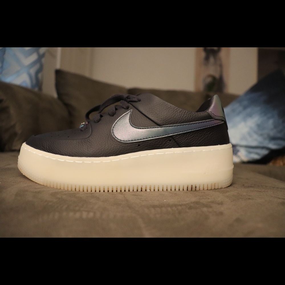 Nike Air Force 1 Sage Low LX “oil grey”